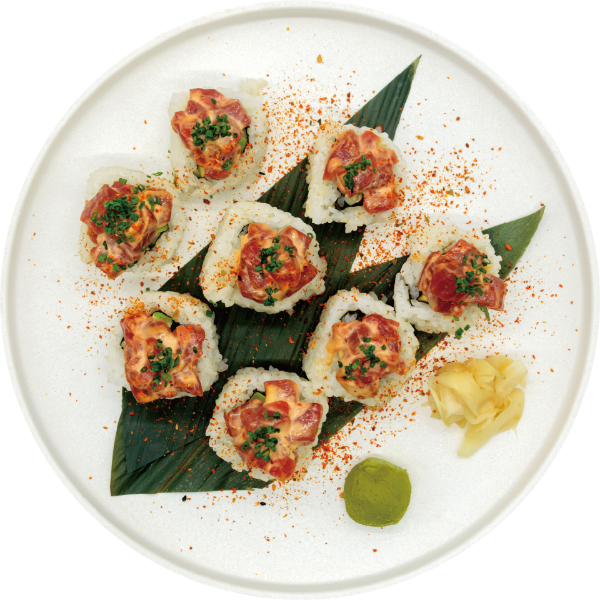 <p>Sushi Roll with Spicy Tuna and Creamy Sauce</p>
